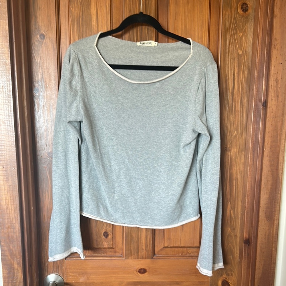 Light Gray Women’s Long-Sleeve Scoop Neck Sweater